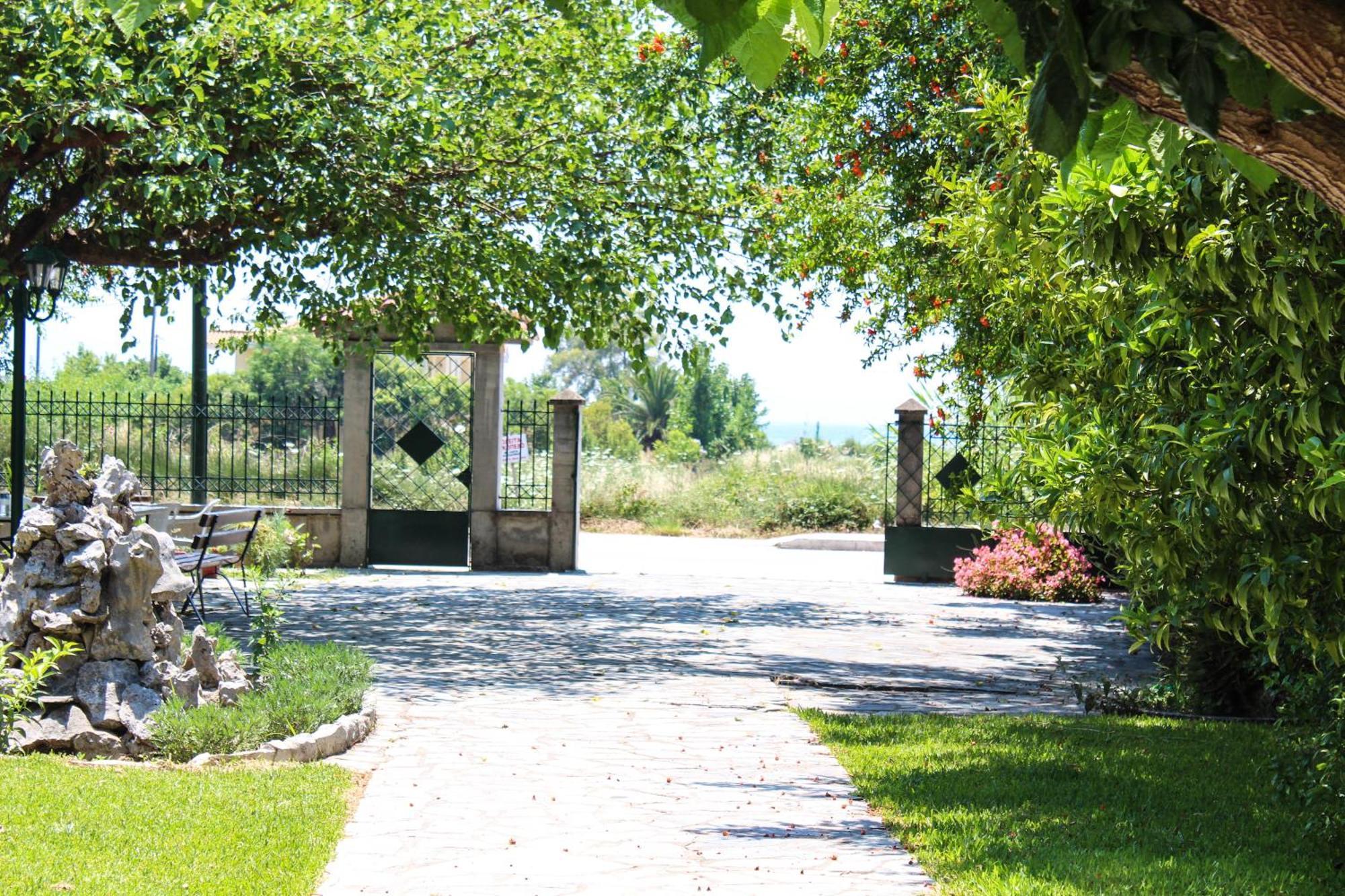 Xristina Studios Vasiliki  Exterior photo